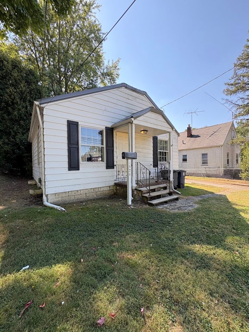 Akron House: 1320 Eastwood Ave.