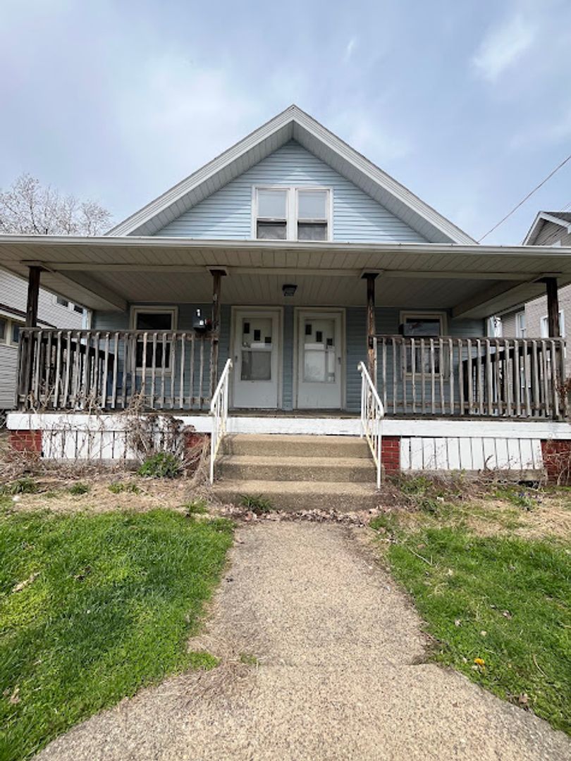 Canton Apartment: 803 21st St NW