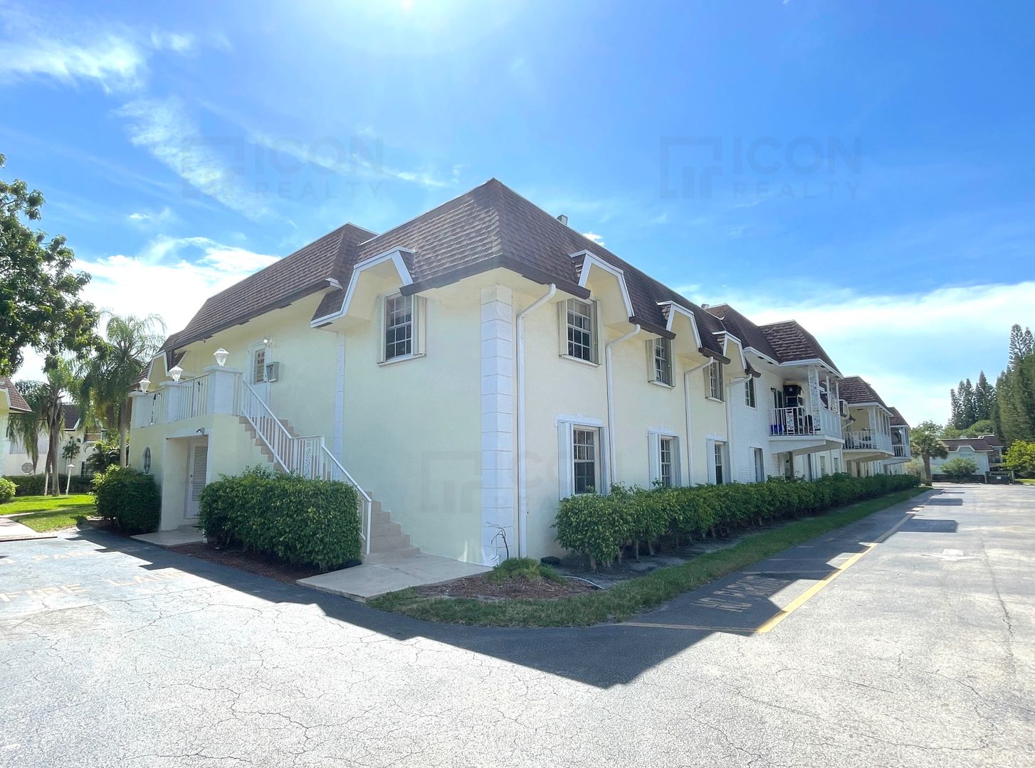 Deerfield Beach Condo: 704 SE 2nd Avenue #448