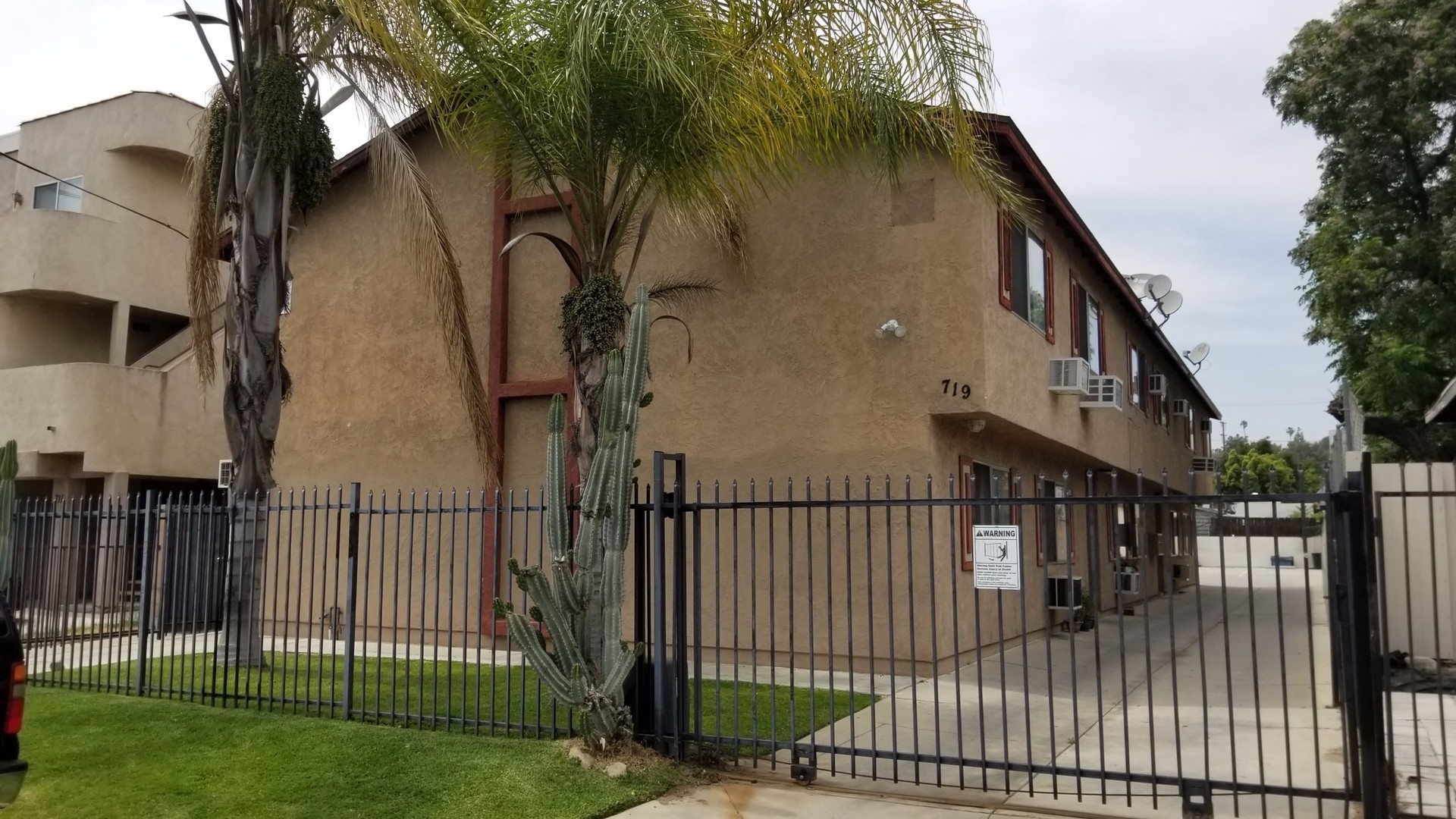 Los Angeles Apartment: 719 Bridewell St.