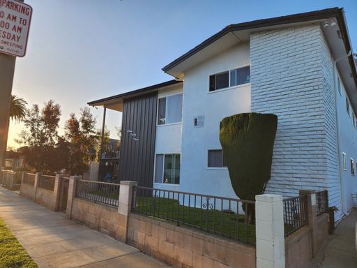 Beautifully Remodeled 2 Bedroom Apartment in Long Beach!!! – photo 1