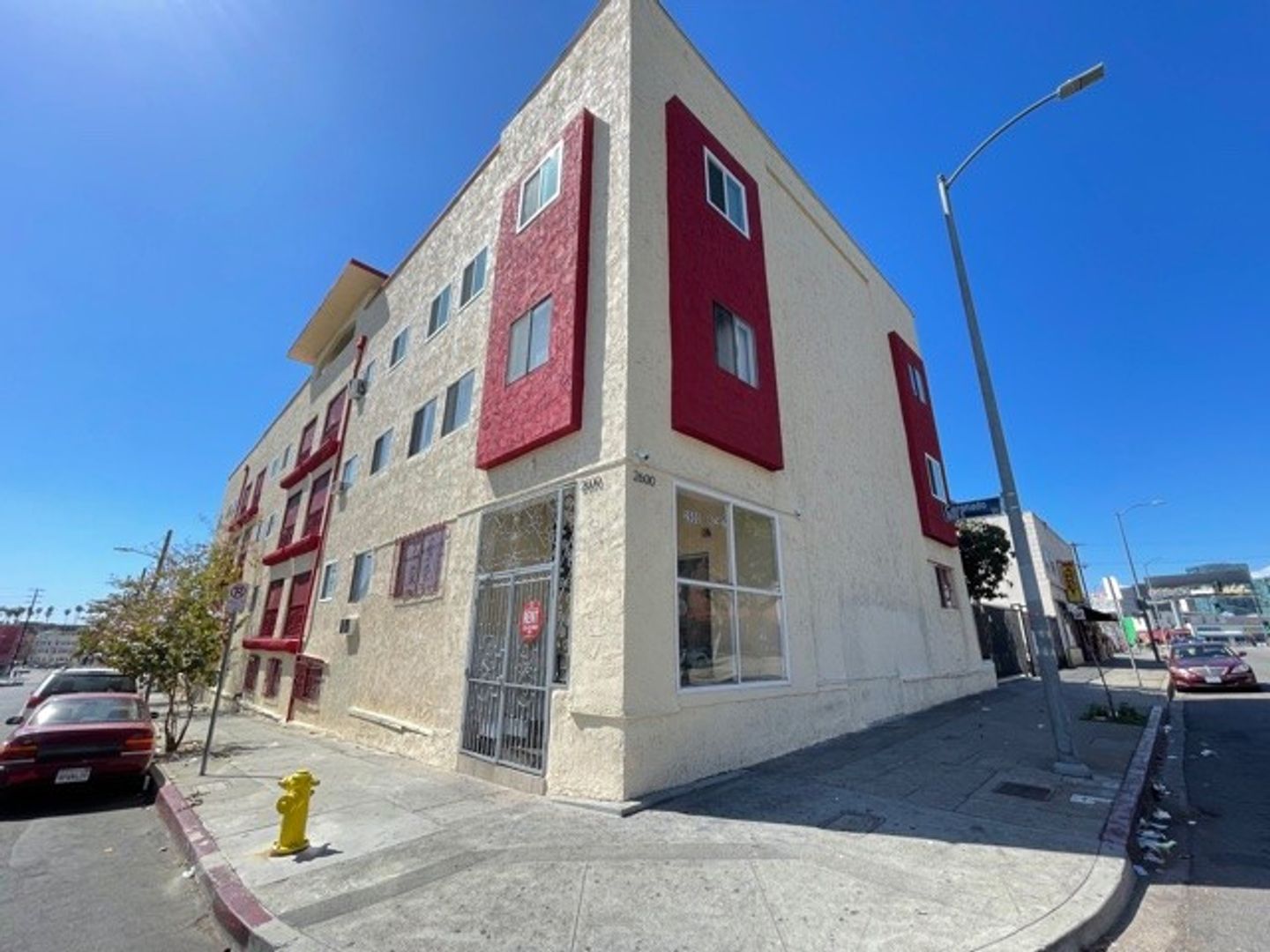 Los Angeles Apartment: 2600 W 8th Street