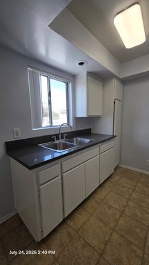 Spacious 1 Bedroom and 1 Bath!! – photo 1