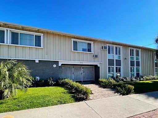 Spacious upper level 2 bedroom 1 bathroom apartment in the heart of Monterey Park