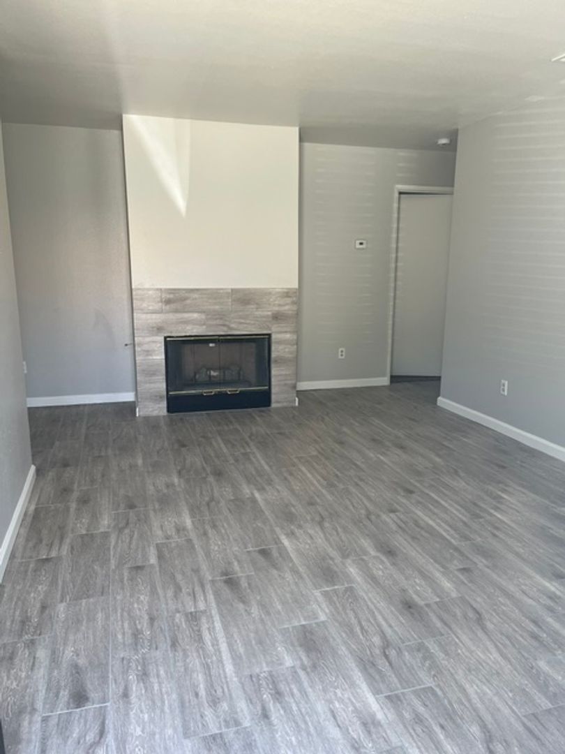 BAKERSFIELD Apartment: 3007 BROOKSIDE DRIVE