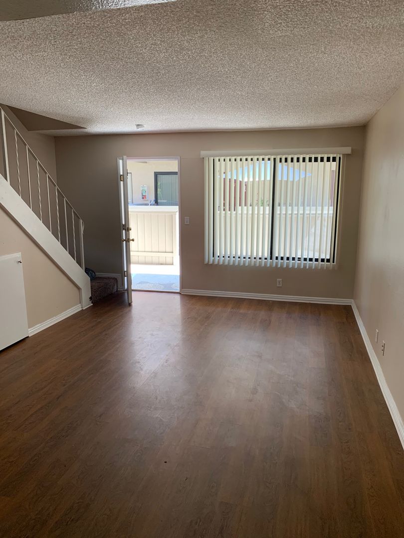 Ventura Townhome: 10842 Del Norte Ave