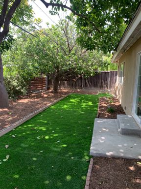 Spacious one bedroom back house! Remodeled! – photo 1