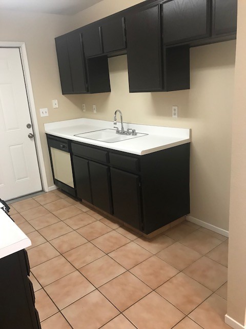 BAKERSFIELD Apartment: 3007 BROOKSIDE DRIVE