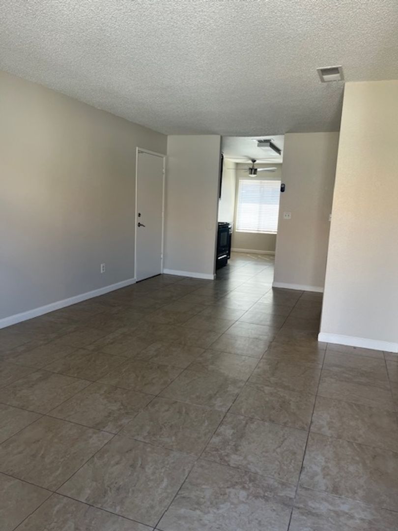 Bakersfield, Apartment: 2920 Gosford Rd.