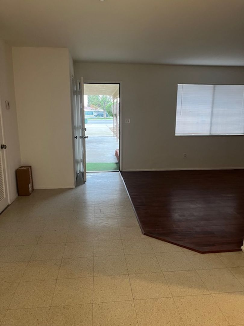 BAKERSFIELD Apartment: 406 - 410 A STREET