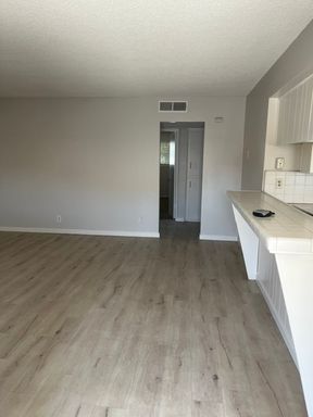 2 bedroom, 2 bath u/s apartment! – photo 1