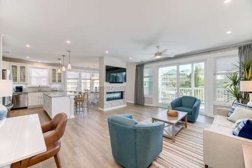 3 Bedroom 2 Bath Condo Available-10/24