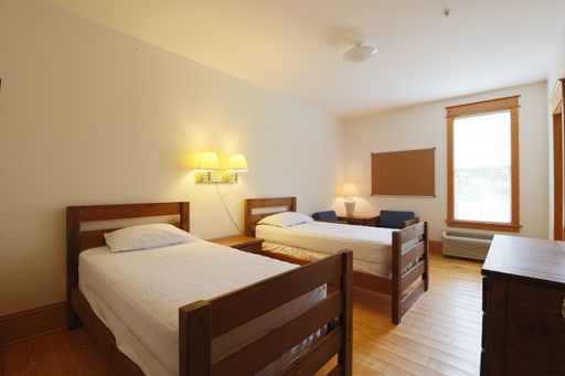 1 Standard Room (Month to Month, Utilities Included)