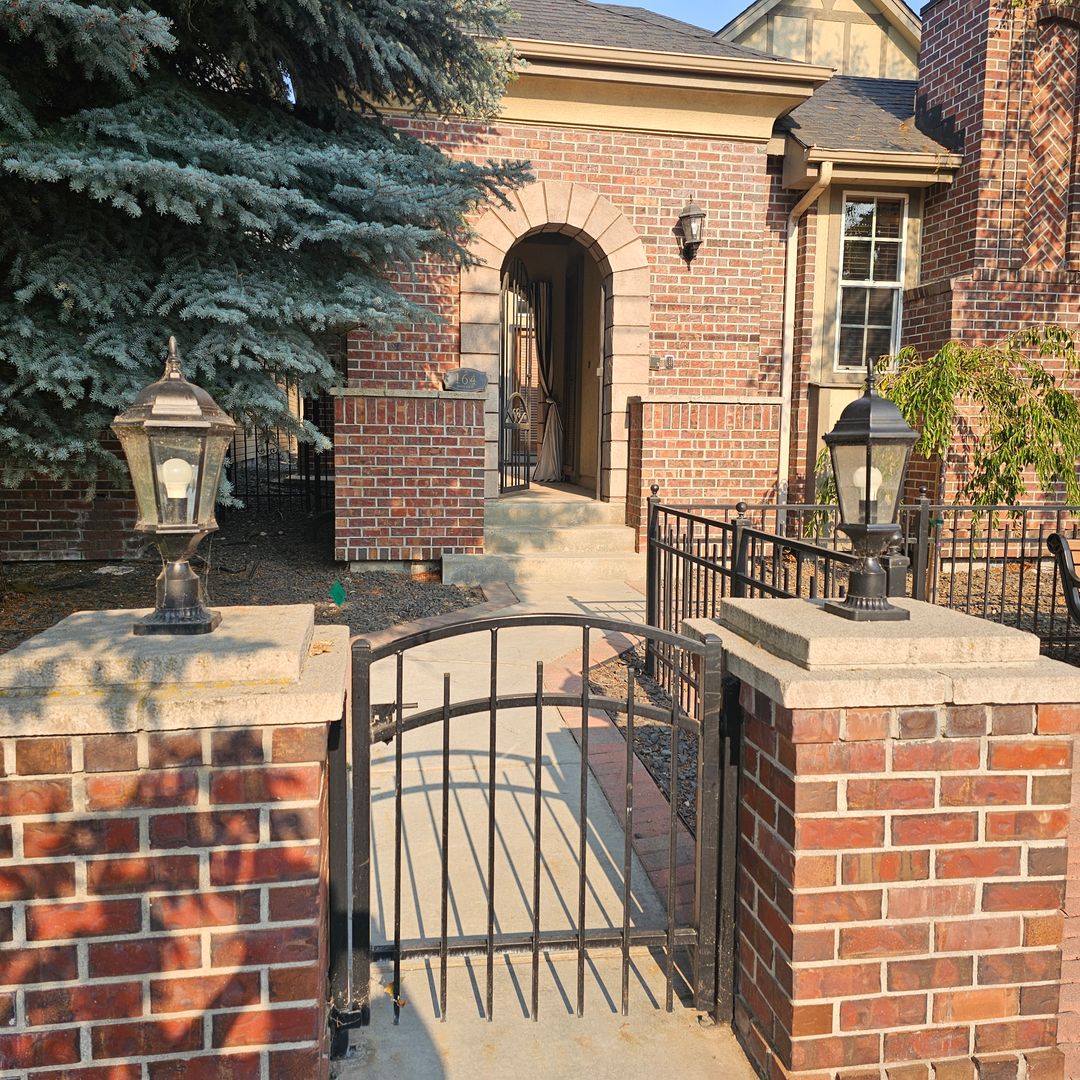 Eagle House: 164 S. 2nd Street