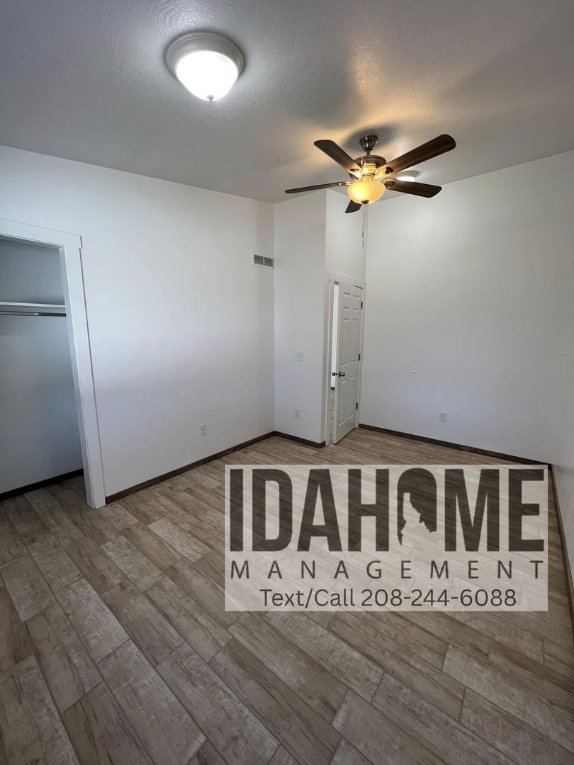 Pocatello Apartment: Cobble Court