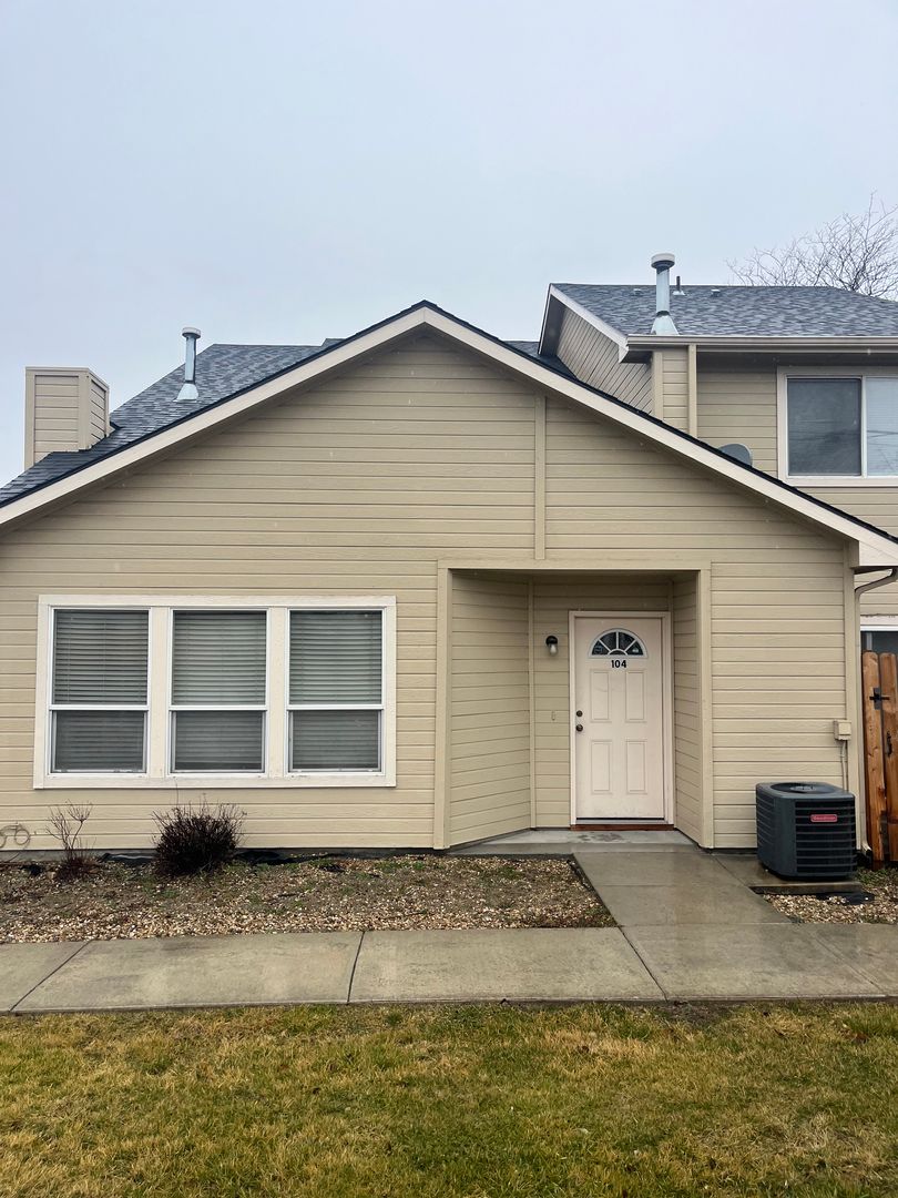 Nampa Apartment: 155 N Midland Blvd