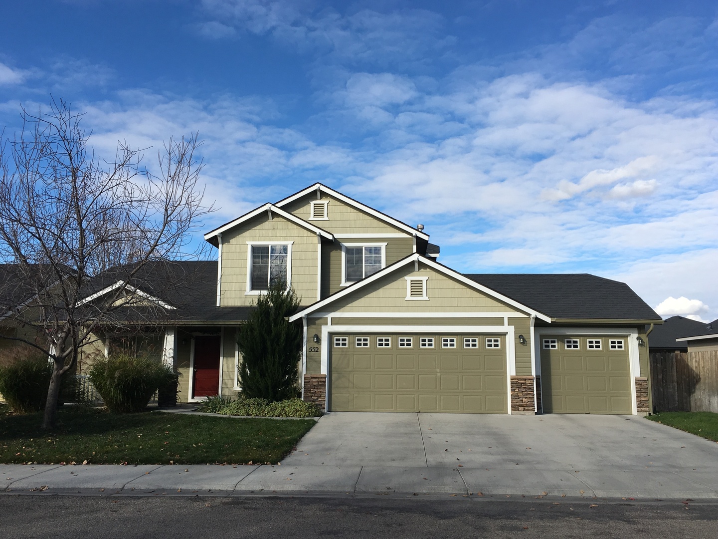 Meridian House: 552 E Anton St