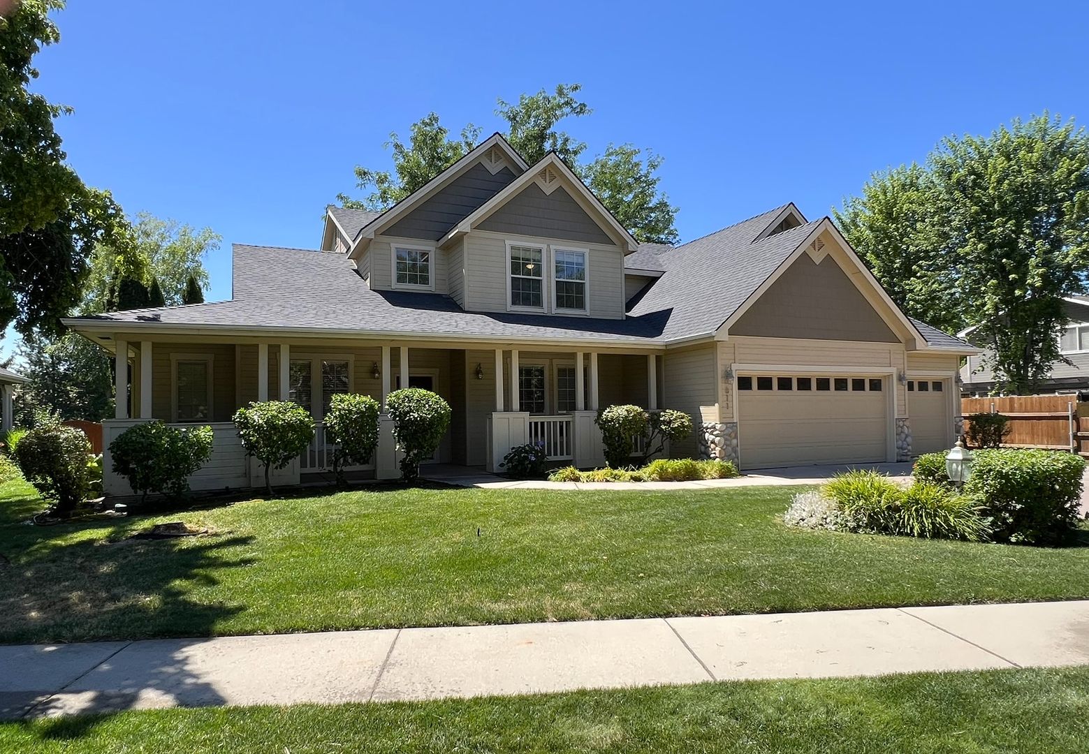 Eagle House: 811 E Knoll Ct