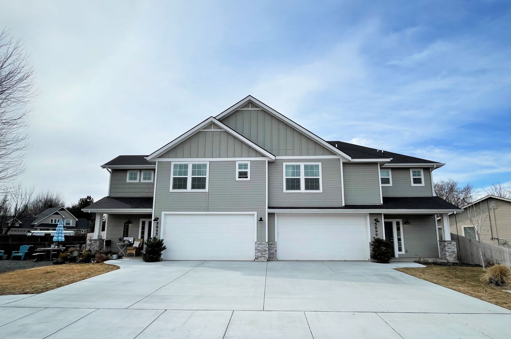 Garden City House: 5899 N Lakeshore Way