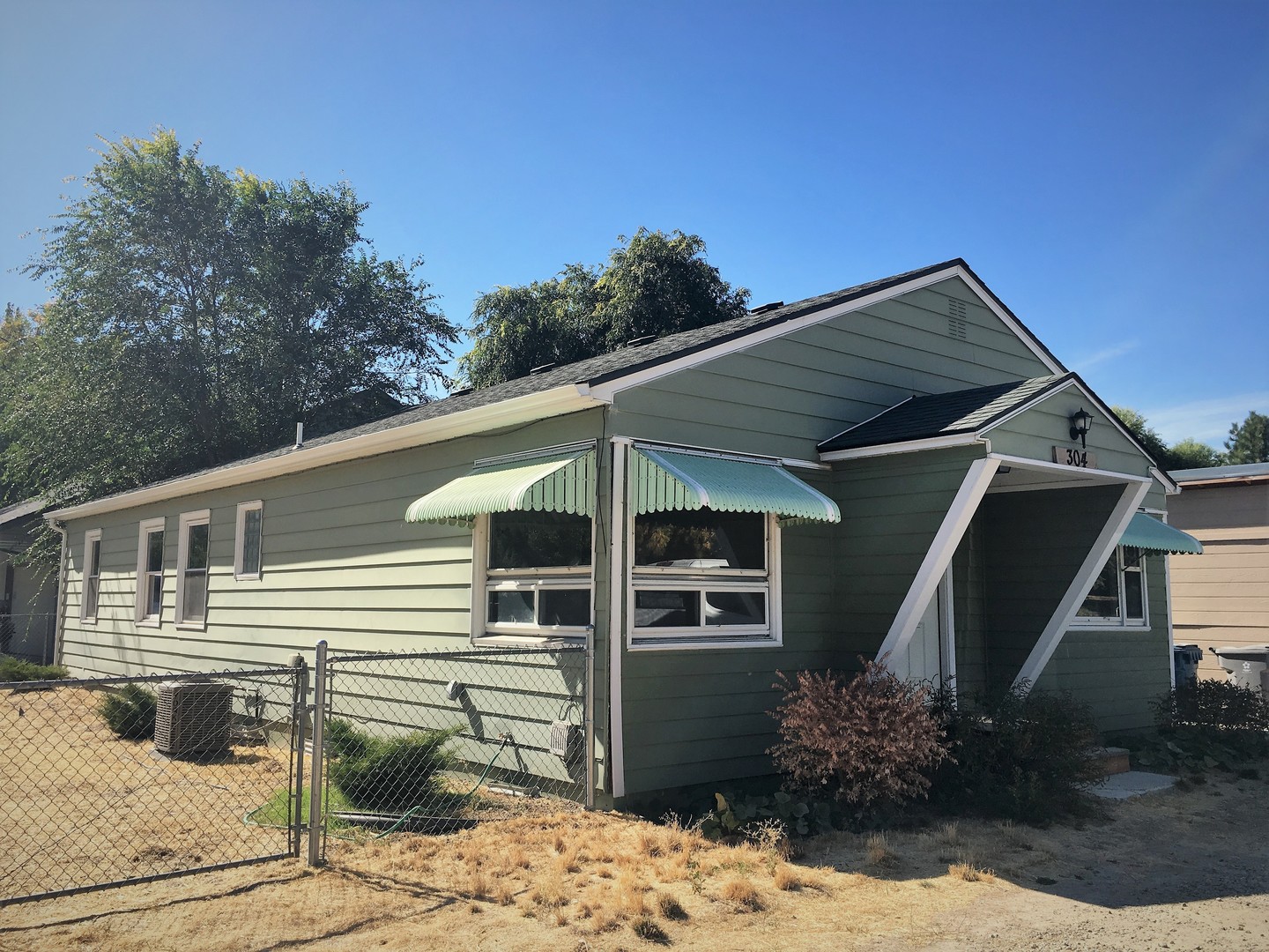 Garden City House: 304 E 39th St