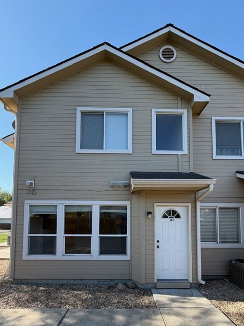 Nampa Apartment: 151 N Midland Blvd