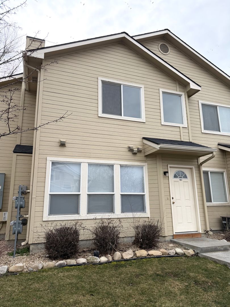 Nampa Apartment: 145 N Midland Blvd