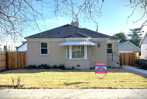 Beautiful 2 bed 1 bath duplex unit just off of Cleveland Blvd and 21st St, across the street from the College of Idaho – photo 1
