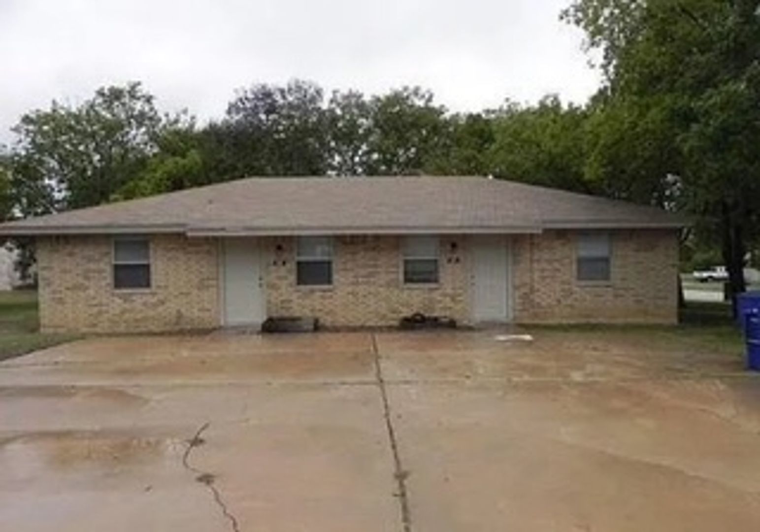 Copperas Cove House: 605 Hackberry St