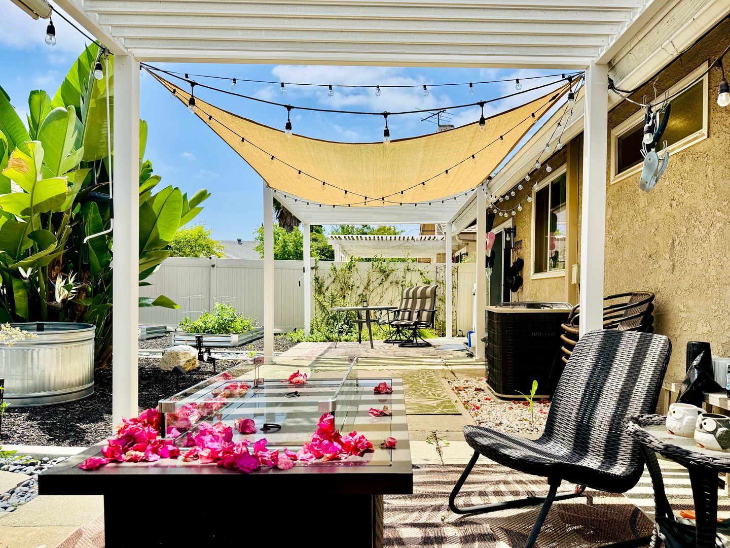 Walnut House: 750 Lincoln Ave