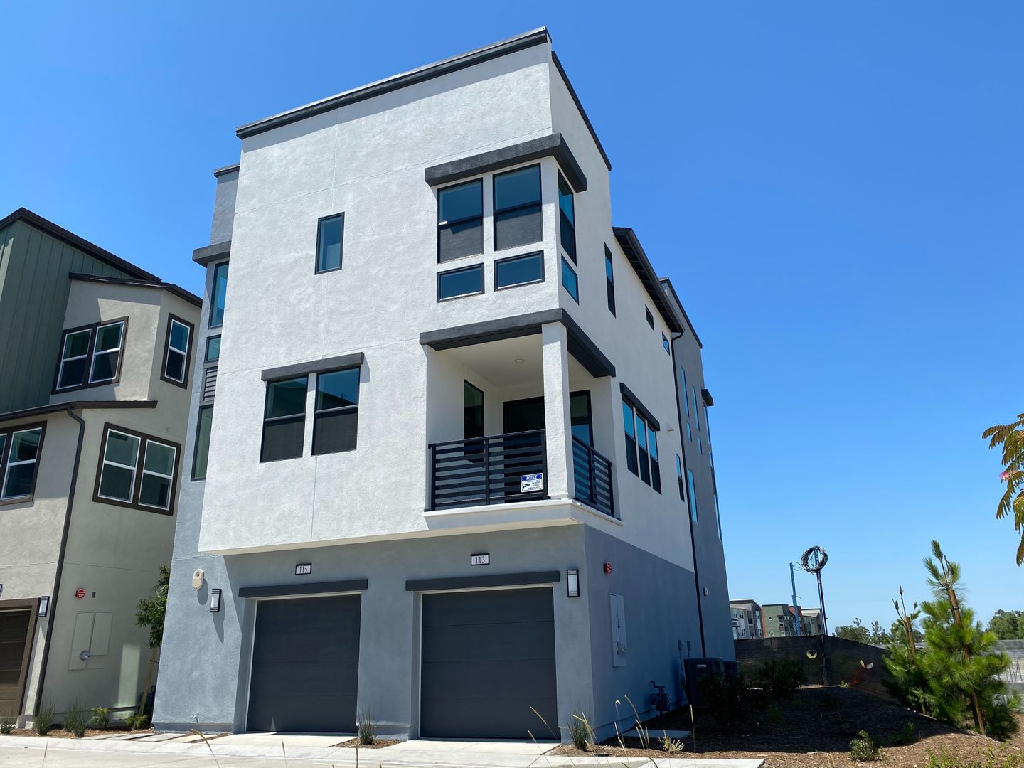 Irvine House: 115 Fable