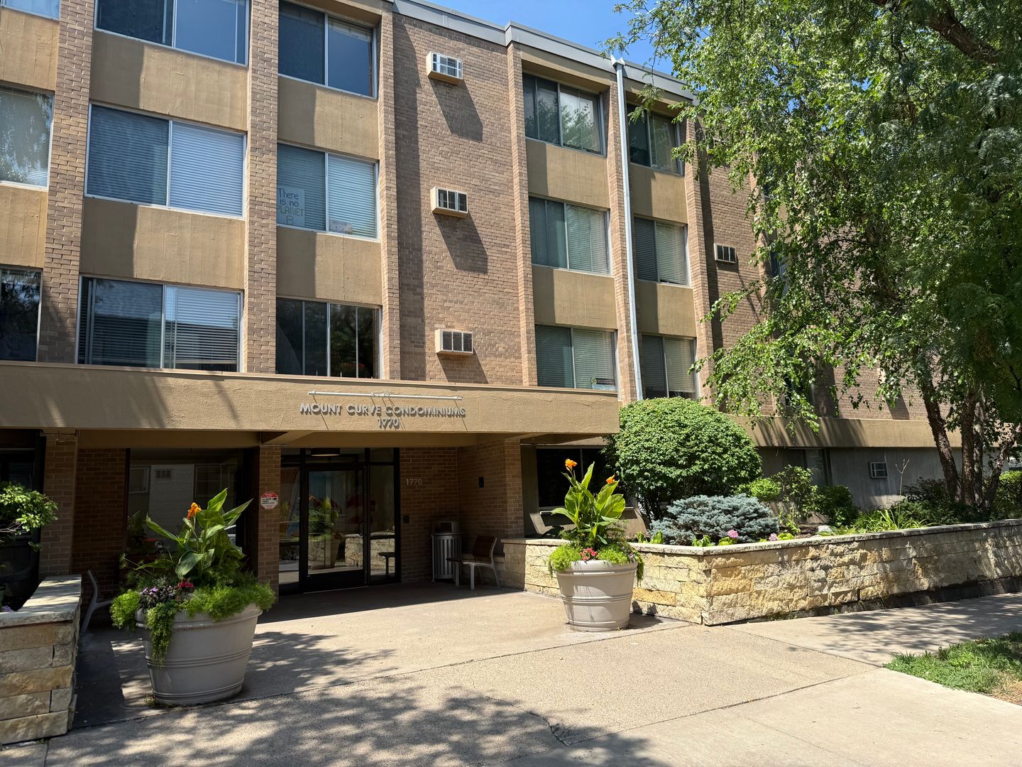 Minneapolis Condo: 1770 Bryant Ave. S. #217