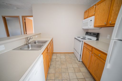 2 bedroom Apartment Located By The University – photo 1