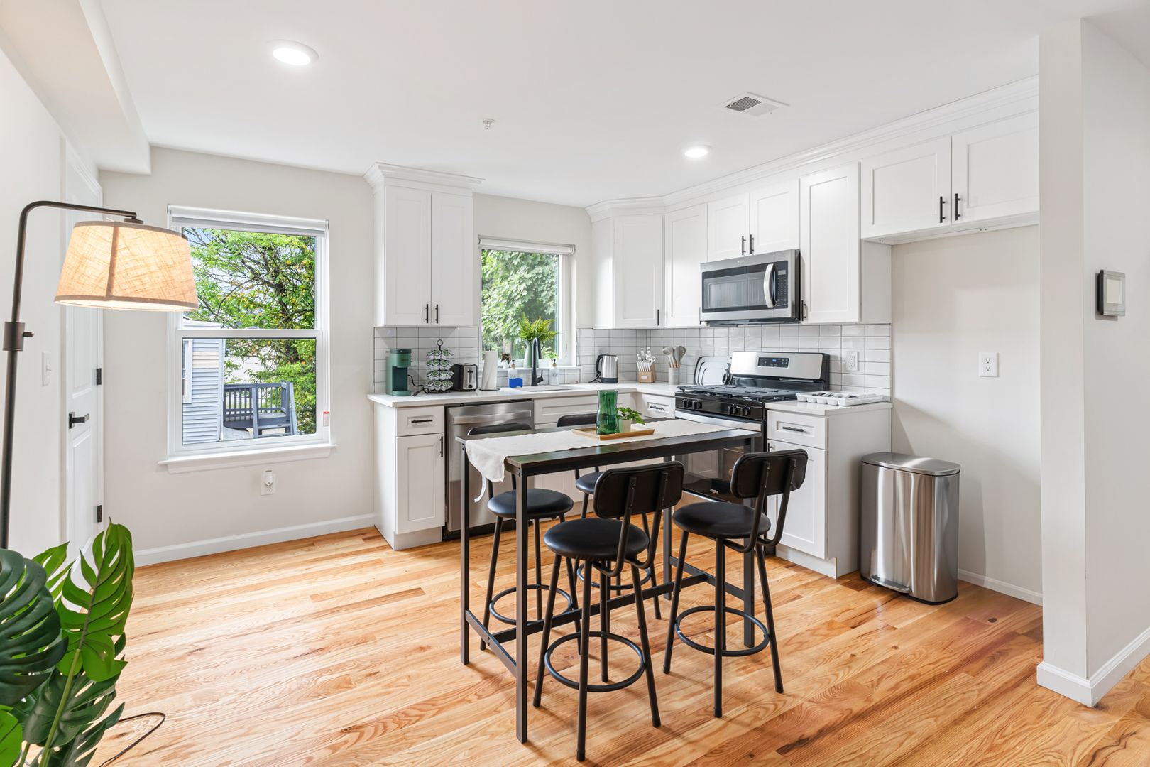 Newark Apartment: 549 South Orange Ave