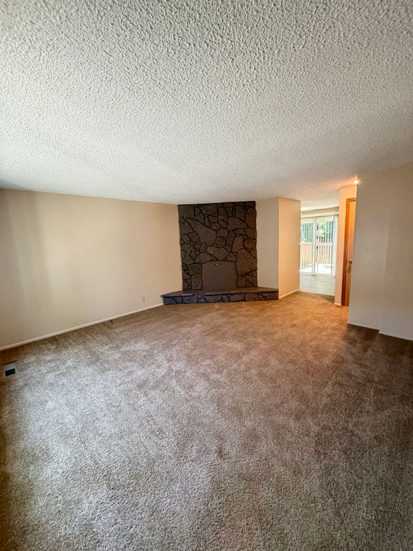 SALEM Townhome: 1245 BAXTER RD SE