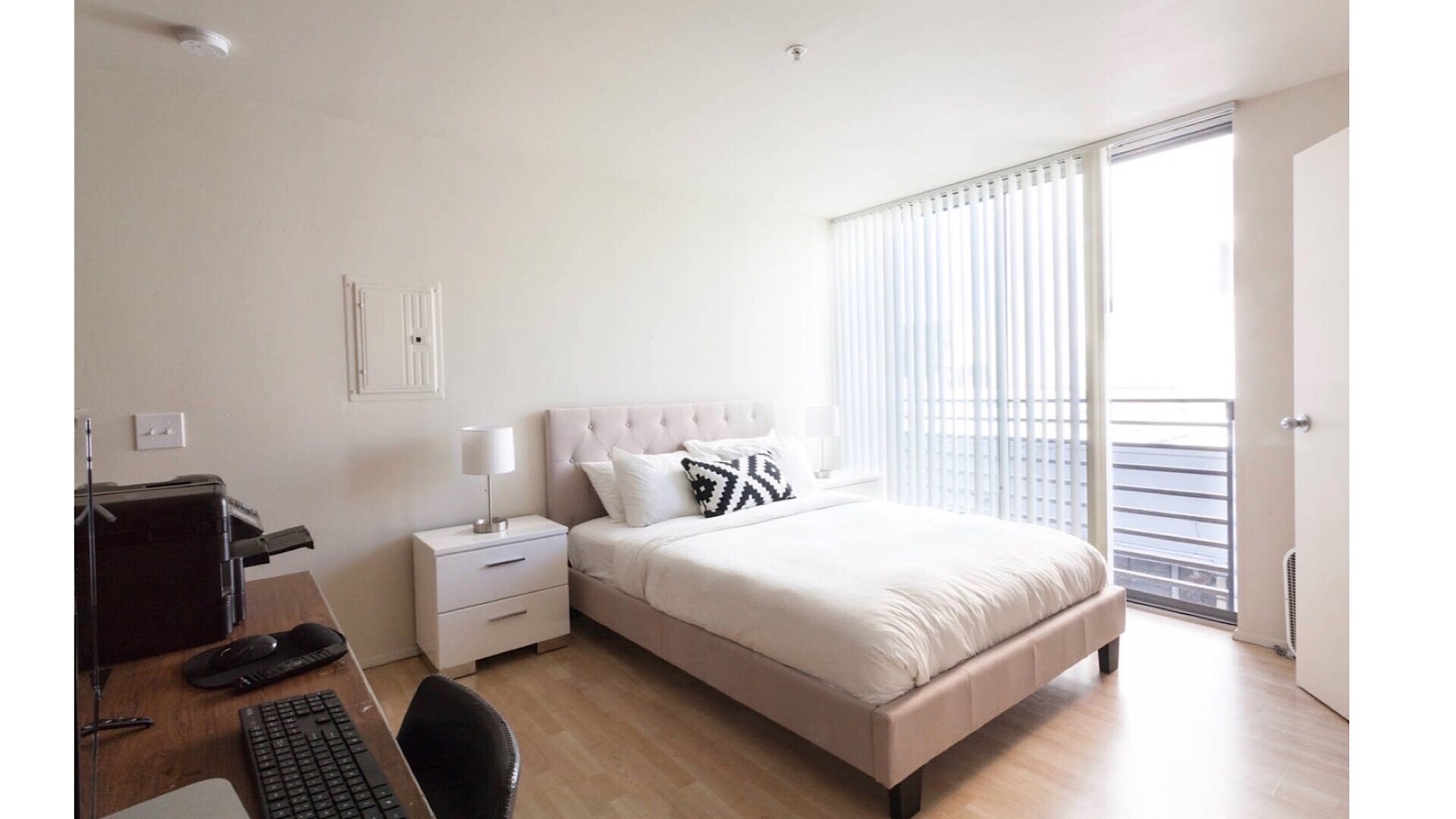 San Diego Apartment: 320 W. Ash St