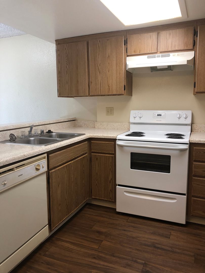 Chula Vista Apartment: 1051 Broadway