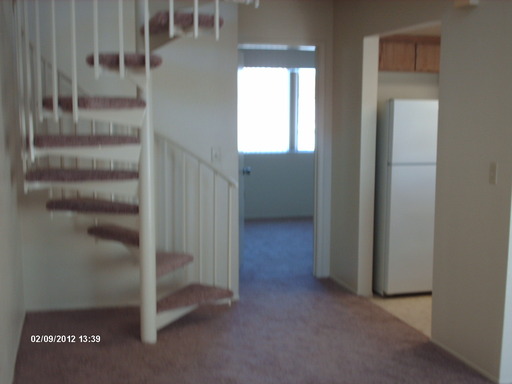 Adorable upstairs 1 bdrm with loft. – photo 1