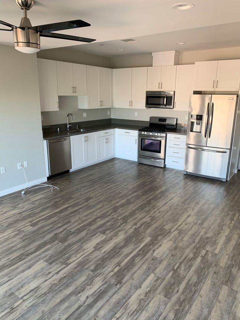 San Diego Apartment: 325 Robinson Avenue