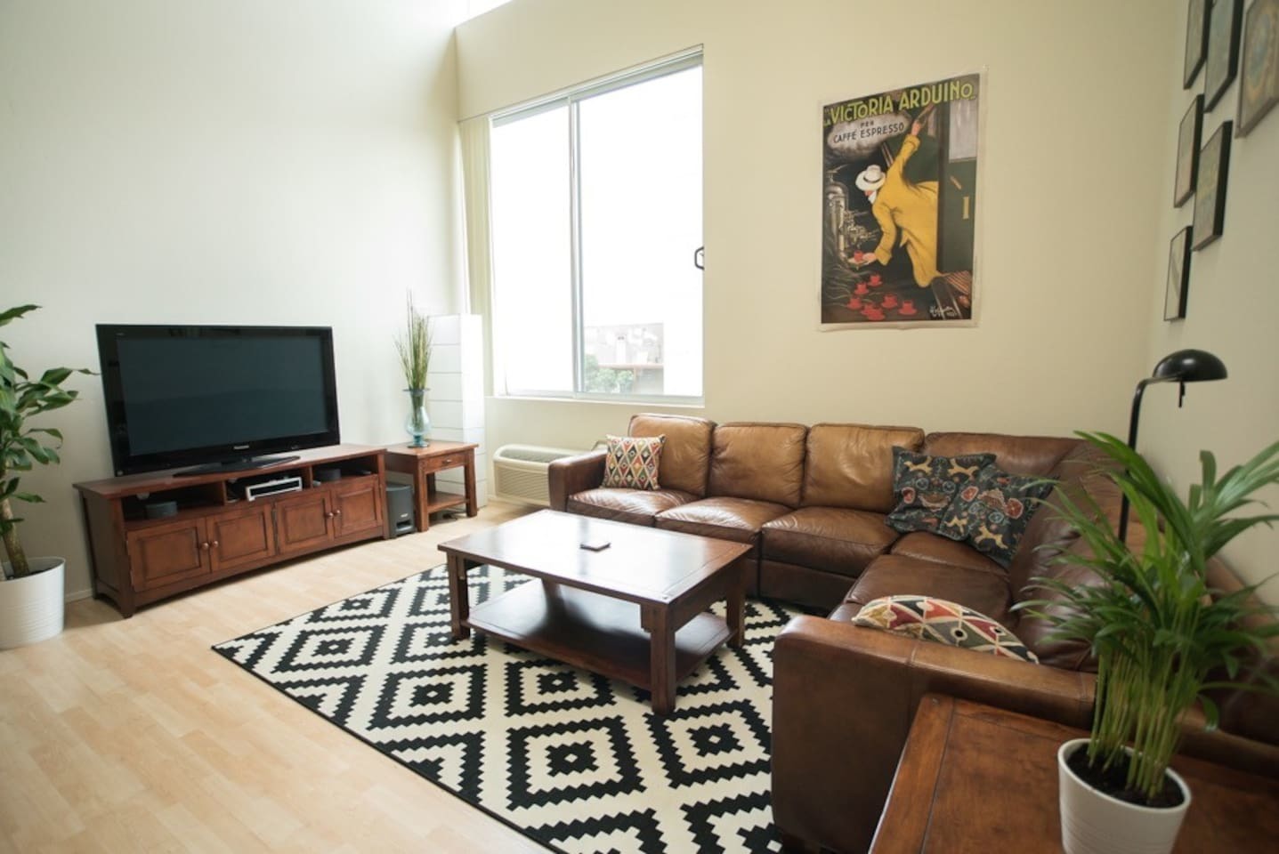 San Diego Apartment: 320 W. Ash St