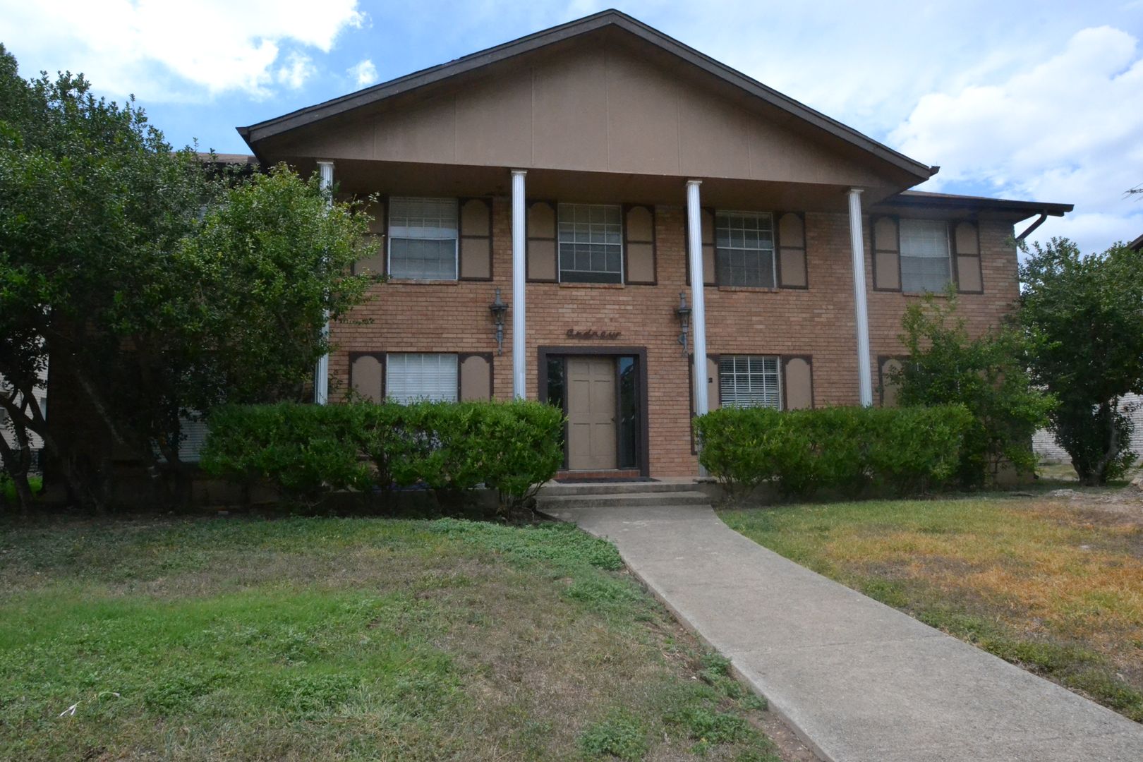 San Antonio Apartment: 622 Chauncey