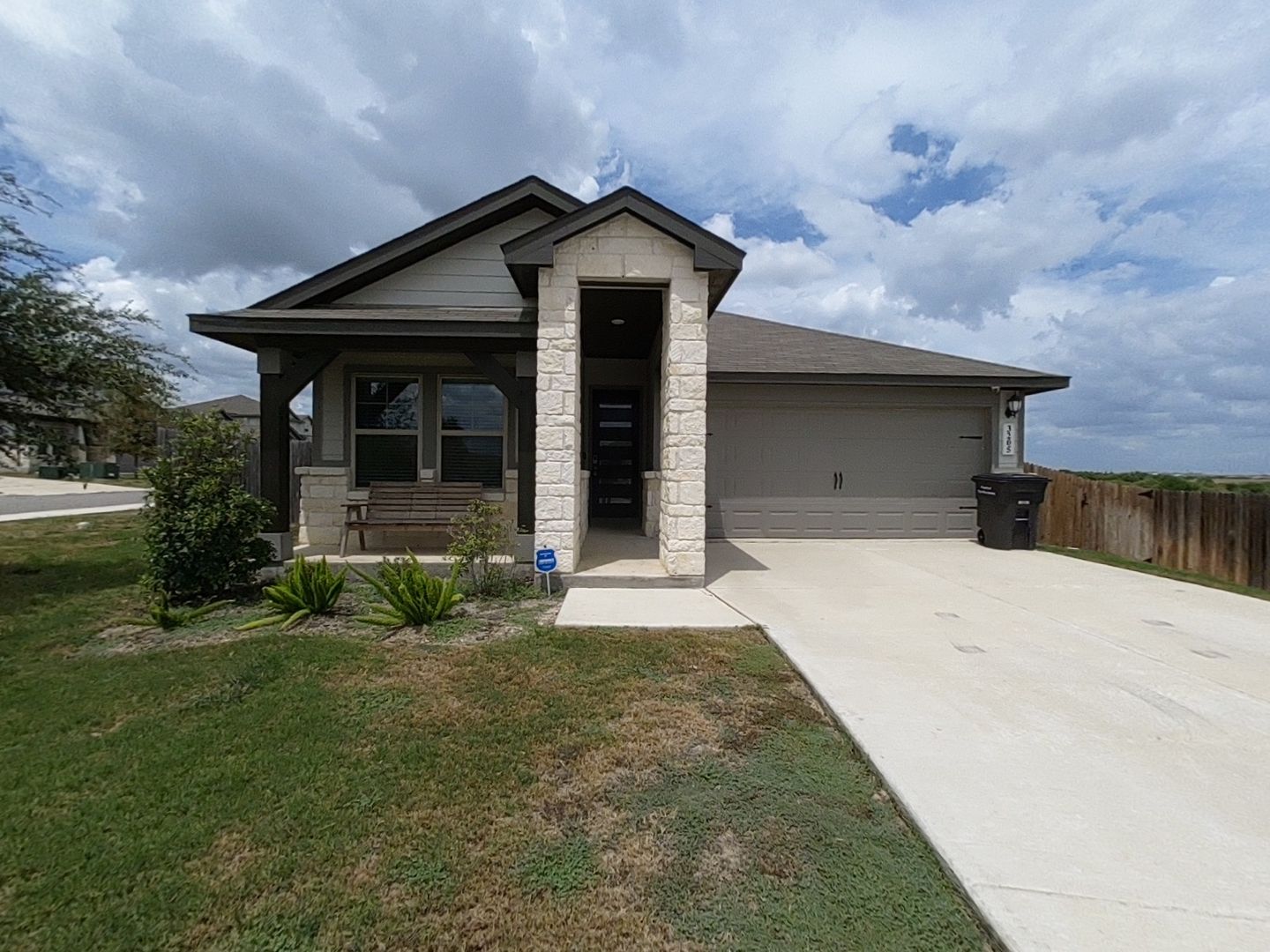 Converse House: 3205 Junction Bay