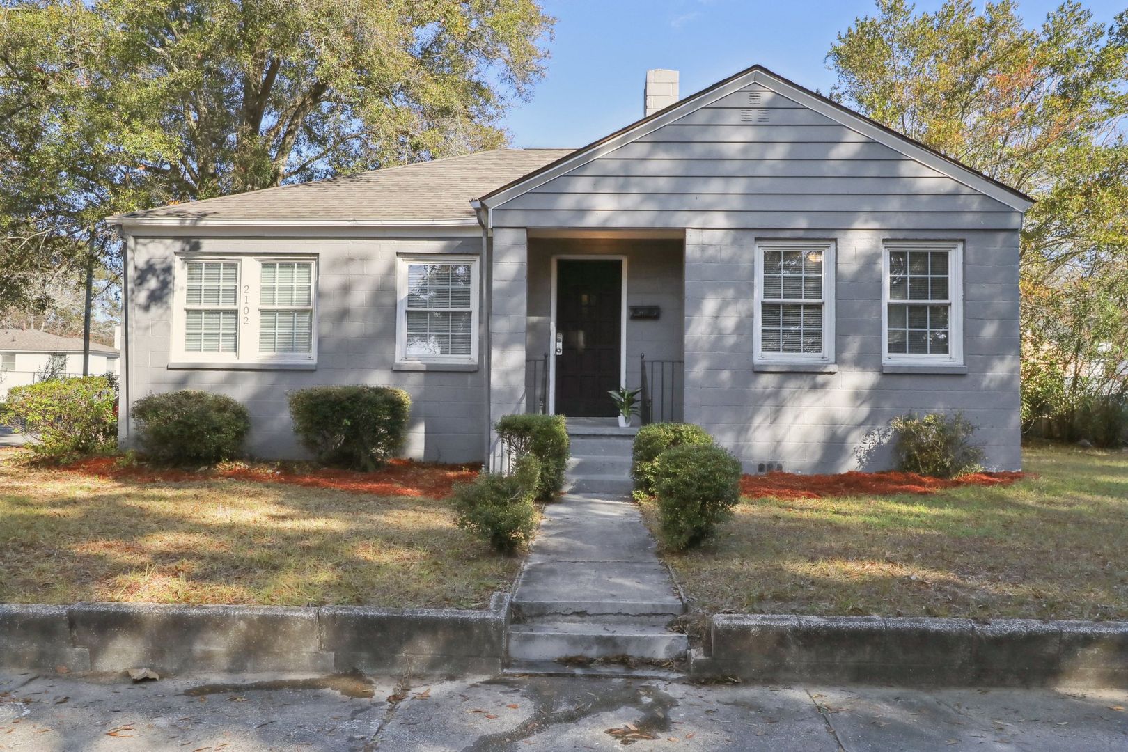 Savannah Apartment: 2102 East 41st Street