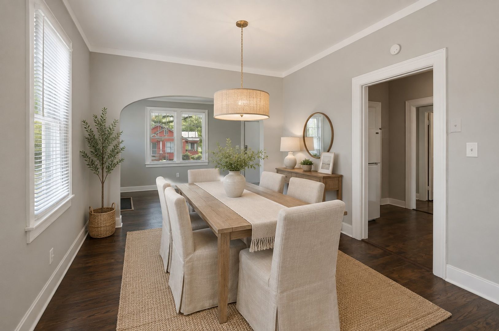 901 East 37th Street 4 of 11