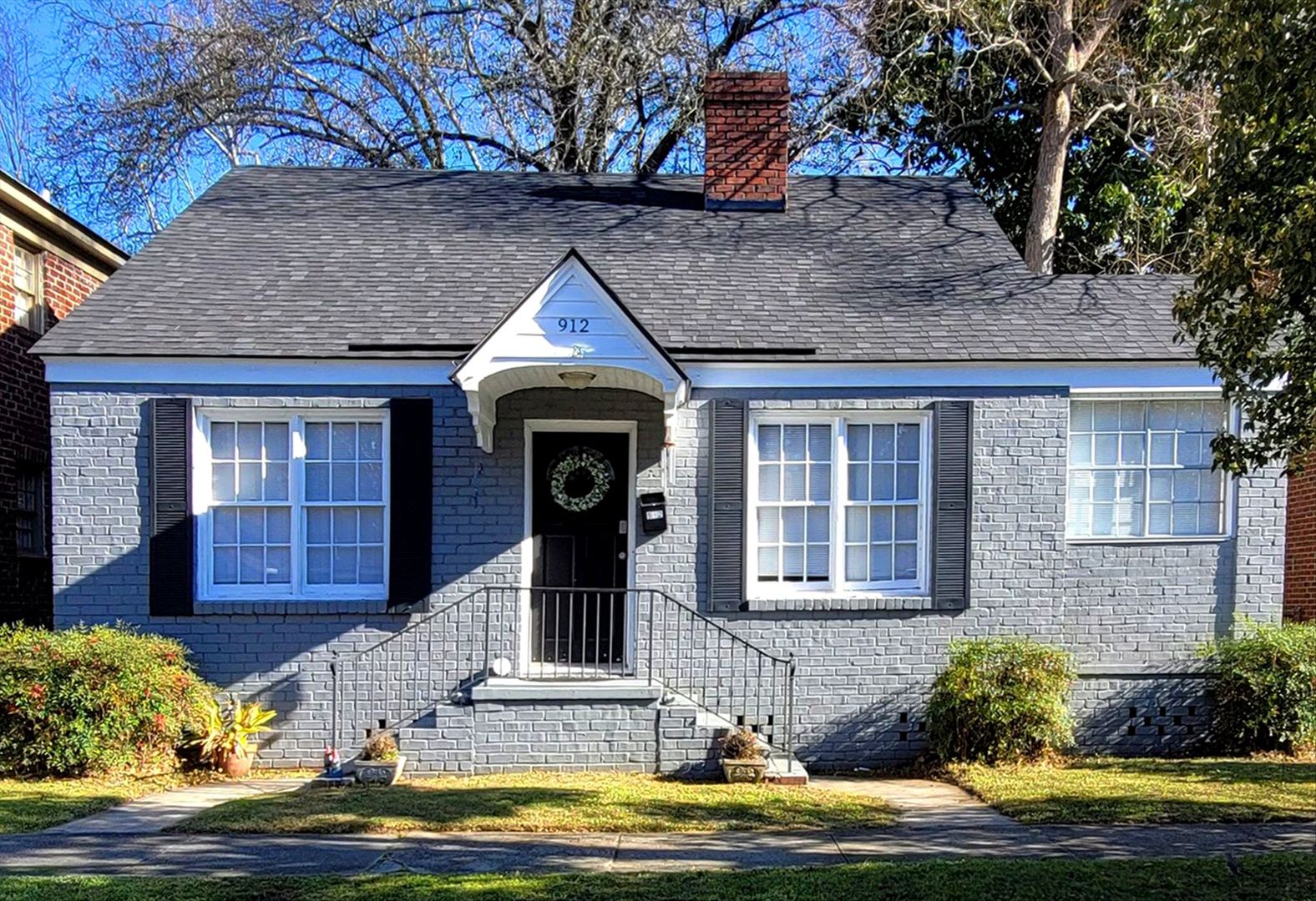 Savannah House: 912 E 35th St