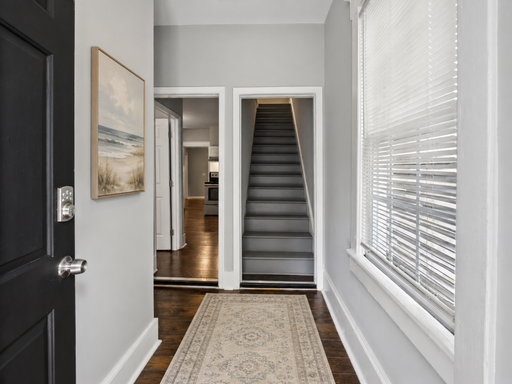 Large Unfurnished Downtown 4BR/2BA House Walking Distance to Forsyth Park – photo 1