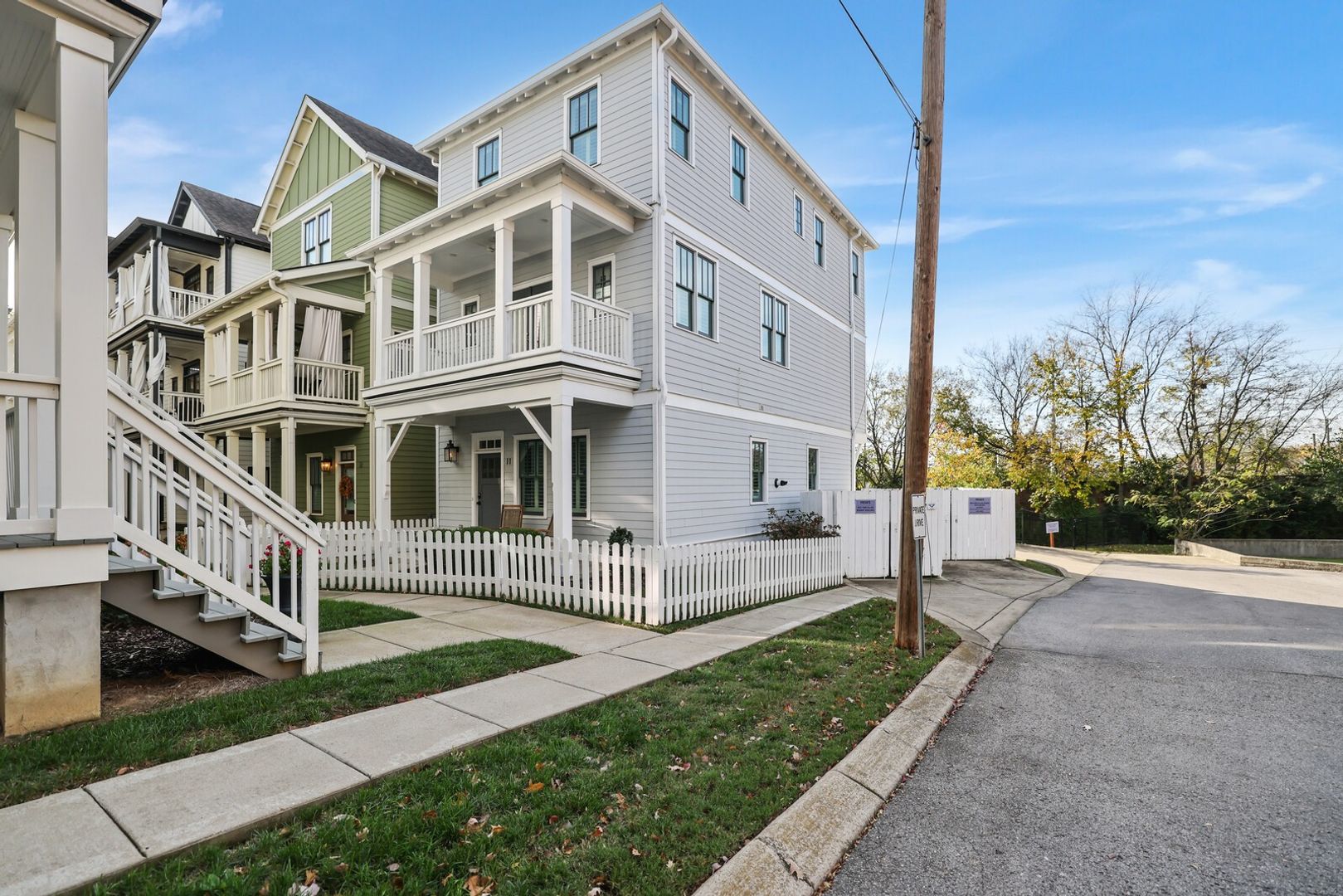 Nashville House: 204 Burns Ave