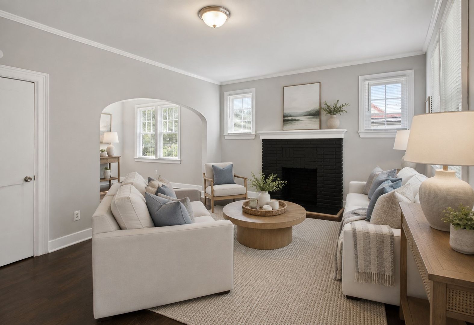 901 East 37th Street 3 of 11