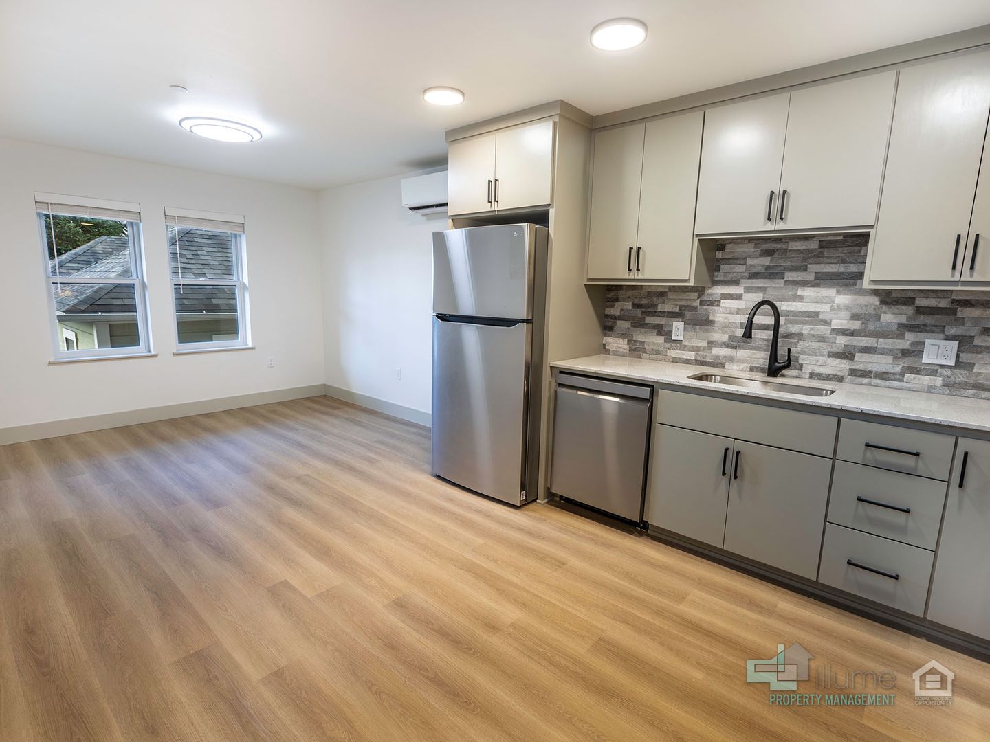 Oregon City Apartment: 617 Monroe Street