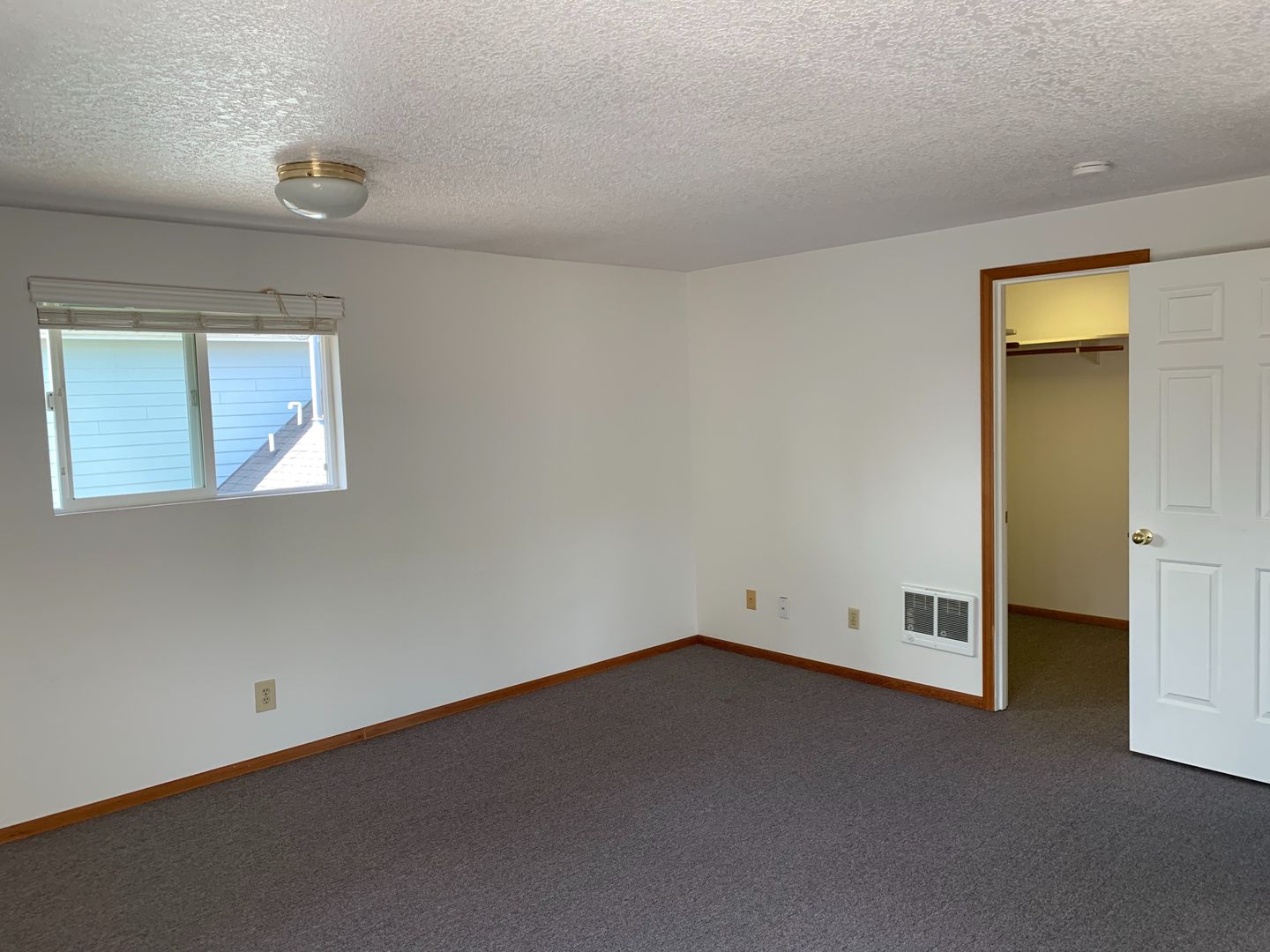 Seaside House: 1285 Ave A