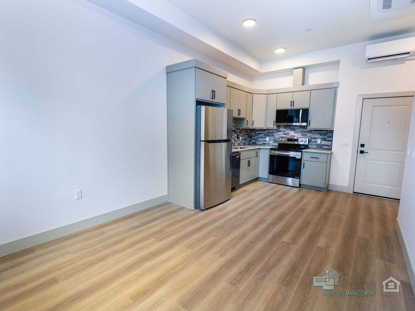 Oregon City Apartment: 617 Monroe Street